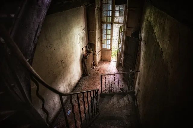 abandoned-house-6578755_640