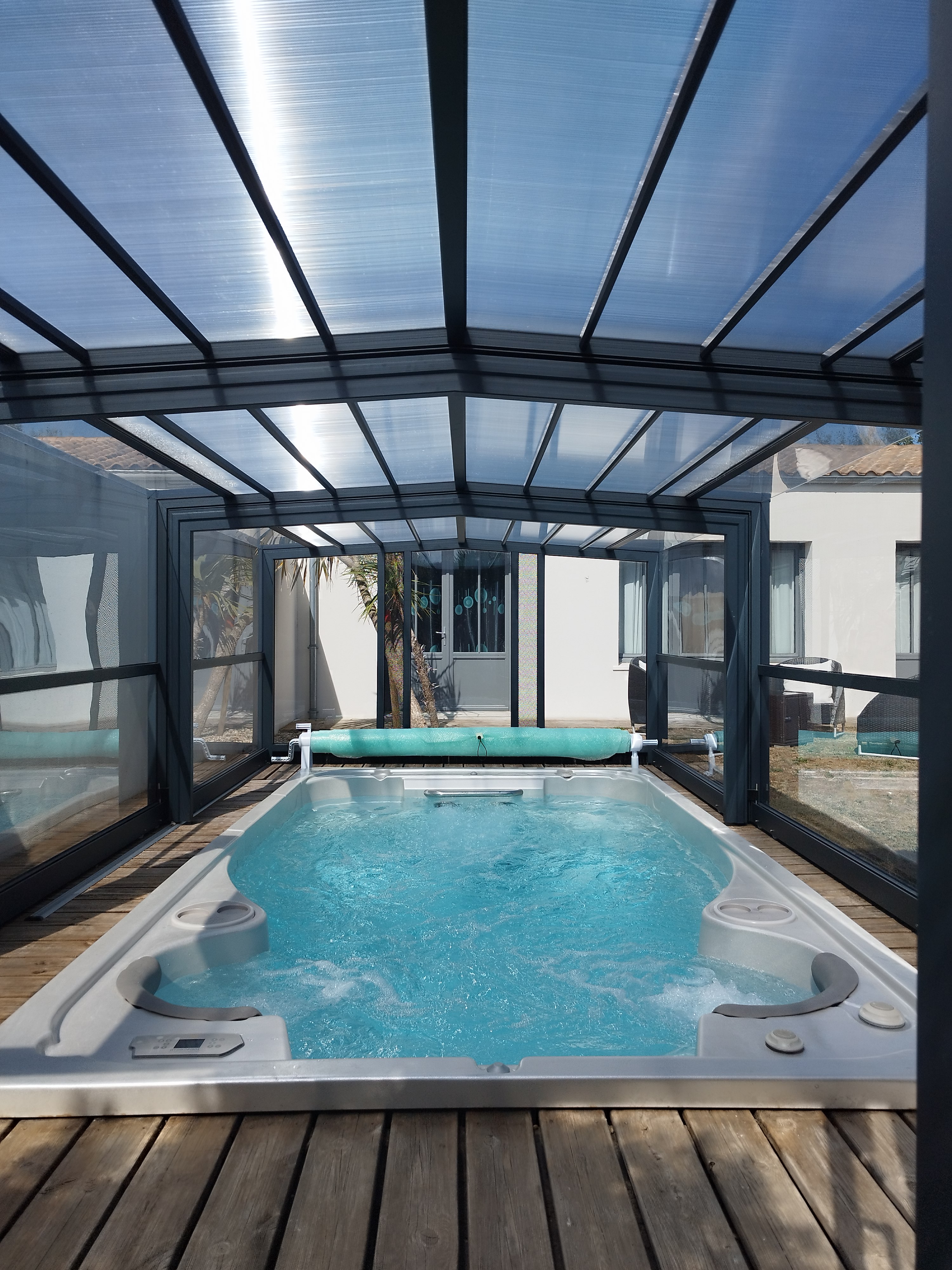 bassin spa de nage